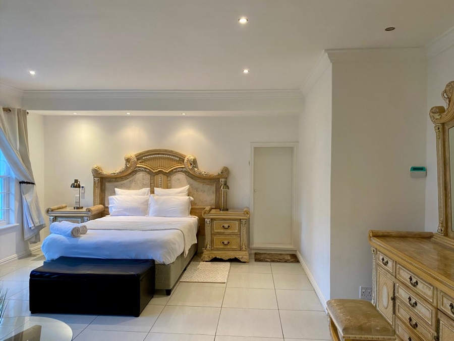 5 Bedroom Property for Sale in Constantia Western Cape